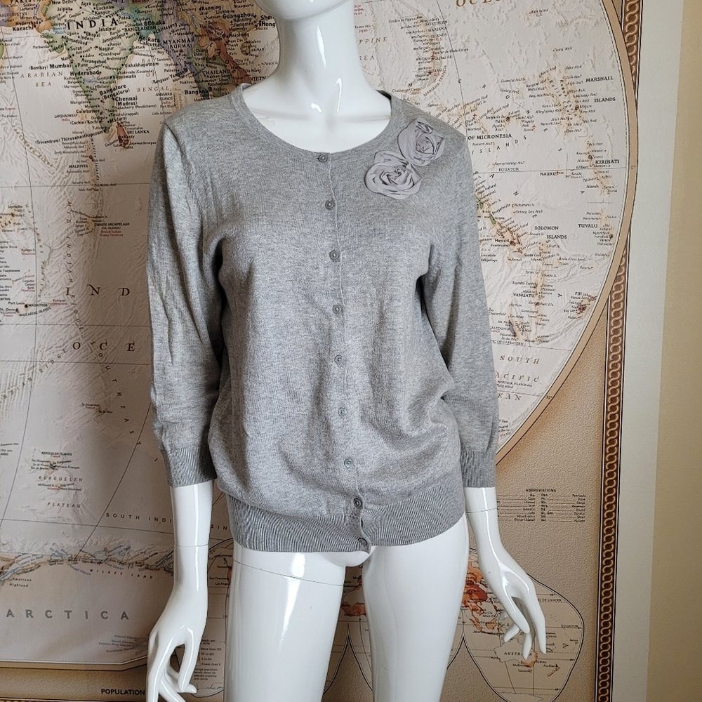 Old Navy vtg gray cardigan 3D chiffon flowers crew neck coquette girl cottage L